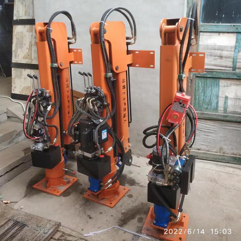 凤凰县重汽蓝牌随车吊 3.2吨 国六动力强 液压驱动 农用自卸起重机